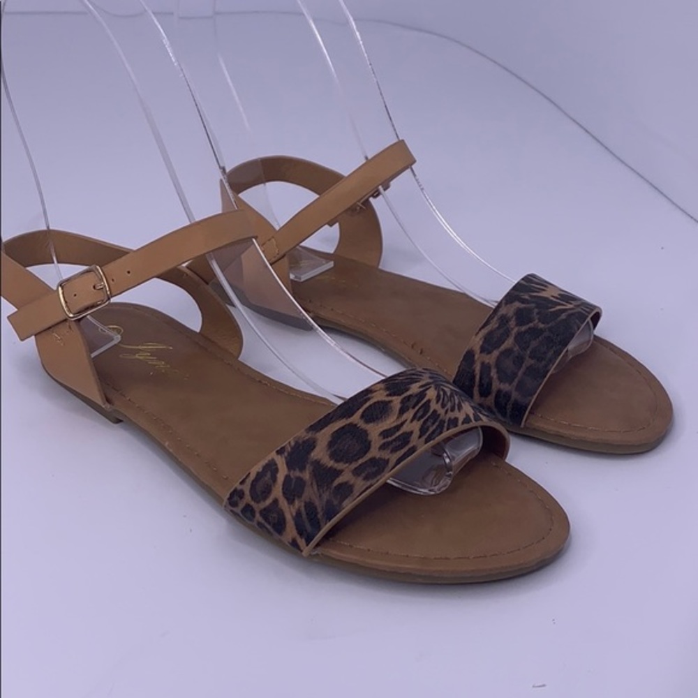 New iynx sandals
